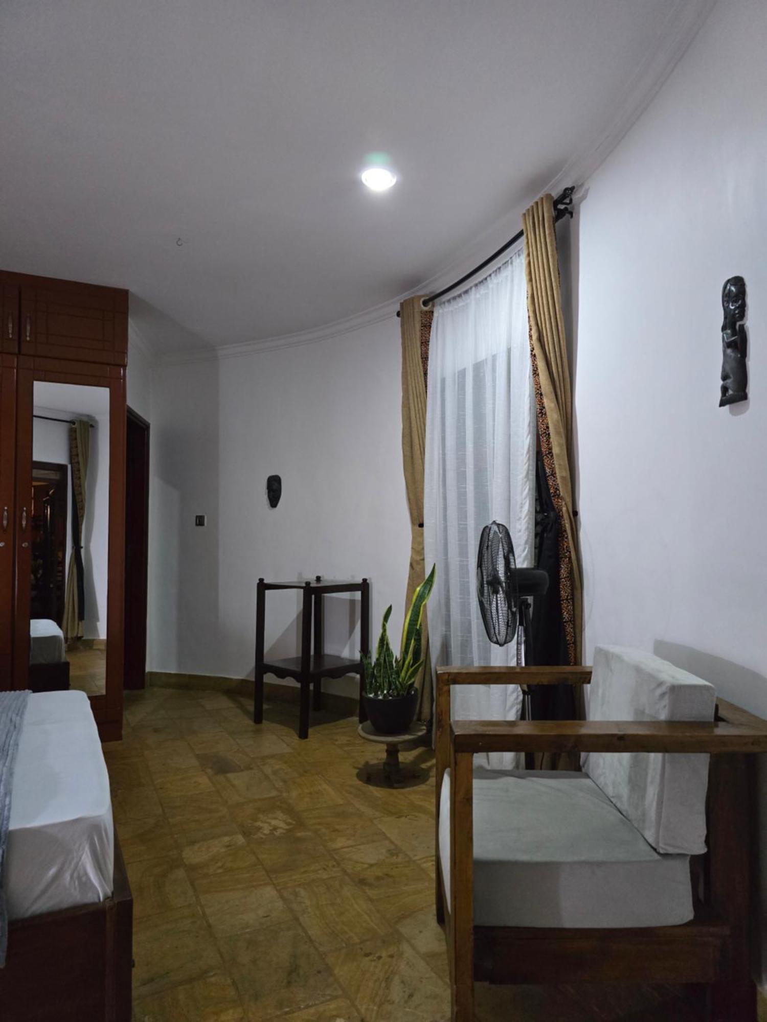 Sprunger Avenue - Tulia Homes Моші Номер фото